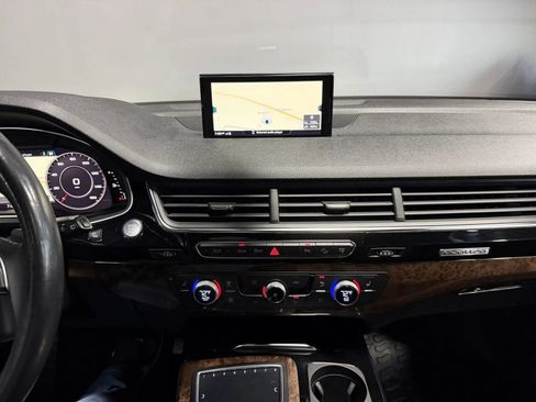 Used 2017 Audi Q7 3.0T Premium Plus w/ Premium Plus Package image 17