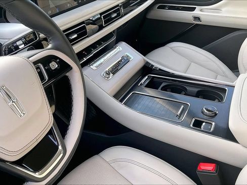 Used 2026 Lincoln Aviator Reserve RWD image 19