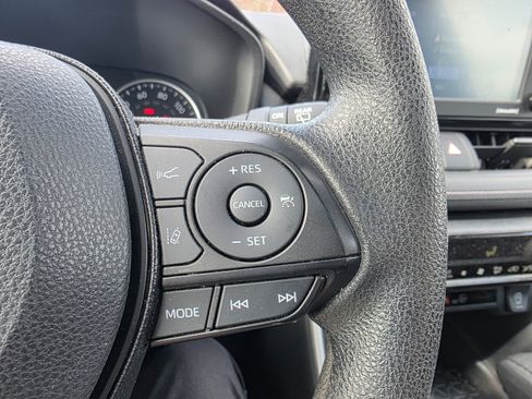 Used 2020 Toyota RAV4 XLE w/ Convenience Package image 14