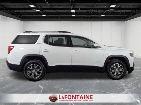Used 2023 GMC Acadia SLE w/ Driver Convenience Package image 6