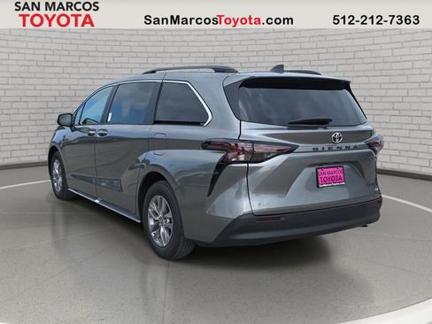 New 2026 Toyota Sienna XLE FWD image 7