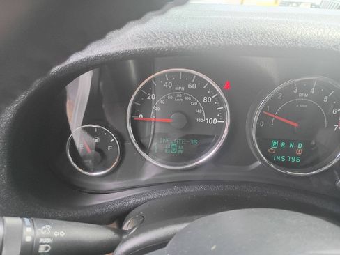 Used 2014 Jeep Wrangler Unlimited Sahara w/ Max Tow Package AWD/4WD image 18