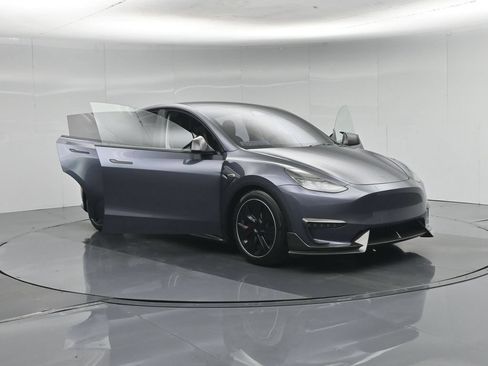 Used 2023 Tesla Model Y Long Range AWD/4WD image 32