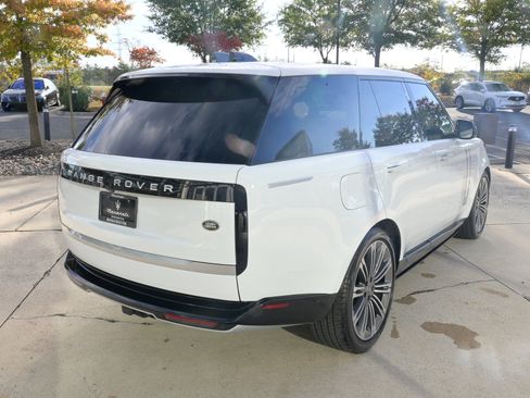 Used 2023 Land Rover Range Rover Autobiography image 5