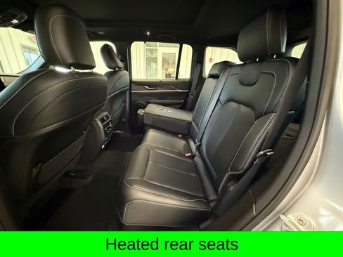 Used 2025 Jeep Grand Cherokee Limited w/ Luxury Tech Group II AWD/4WD image 16
