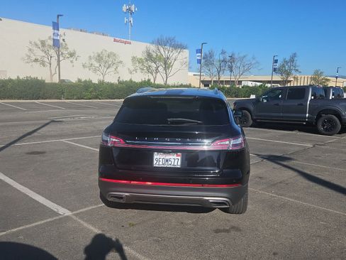 Used 2023 Lincoln Nautilus AWD w/ Premium Package image 7