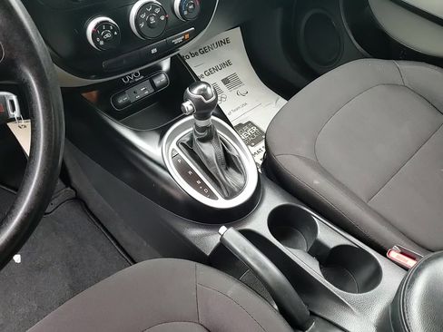 Used 2015 Kia Soul Base image 18
