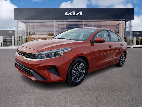 Used 2024 Kia Forte LXS image 3