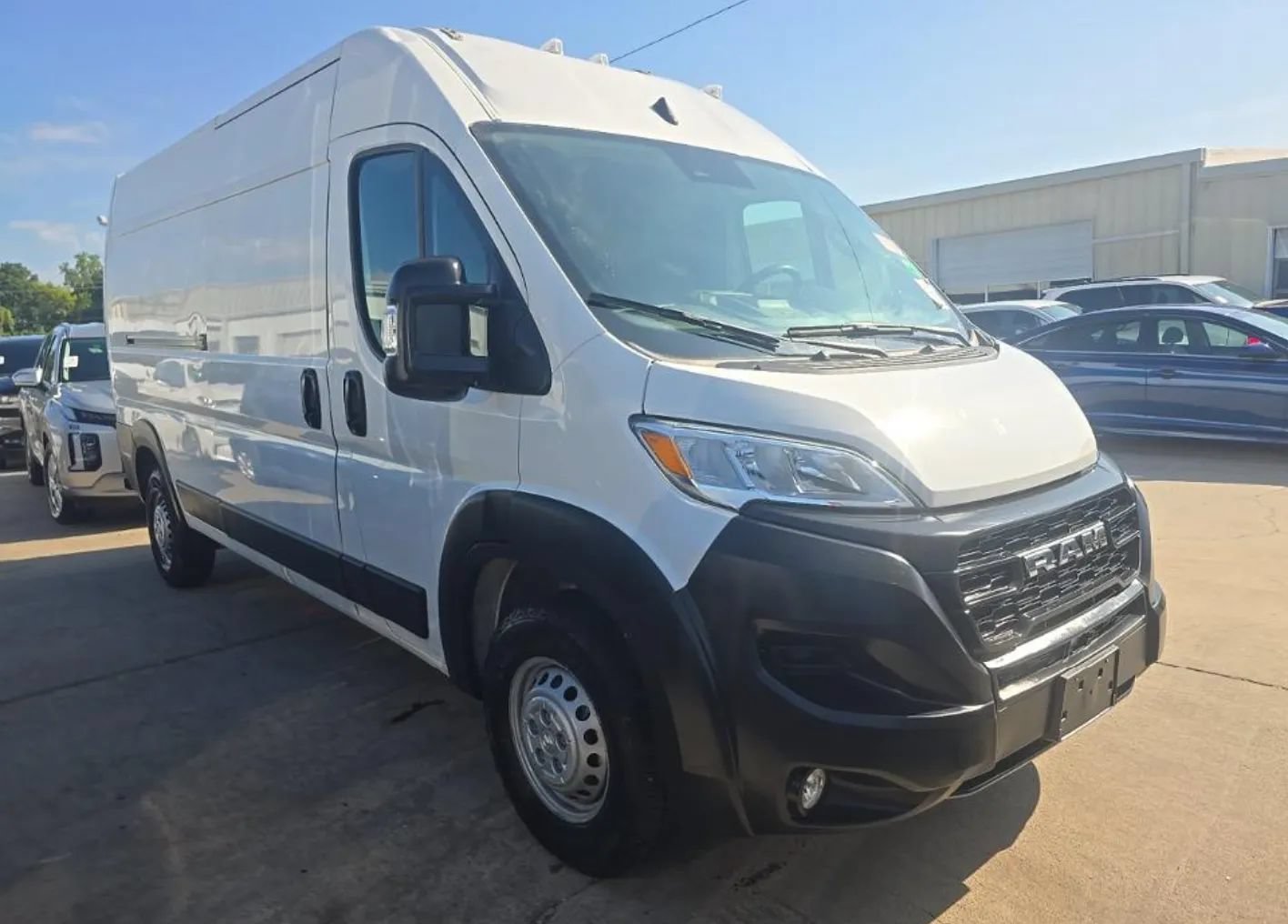 Used 2025 RAM ProMaster 2500 w/ Convenience Group FWD image 1