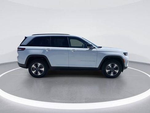 New 2024 Jeep Grand Cherokee Limited 4xe image 9
