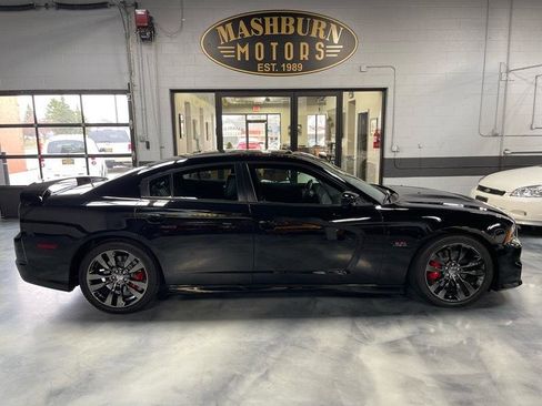 Used 2014 Dodge Charger SRT8 w/ Harman/Kardon Audio Group image 9