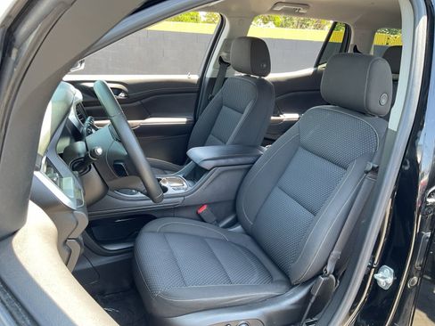 Used 2021 GMC Acadia SLE w/ Driver Convenience Package FWD image 18