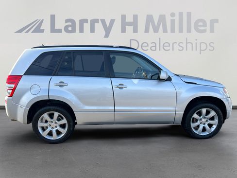 Used 2010 Suzuki Grand Vitara Limited image 7