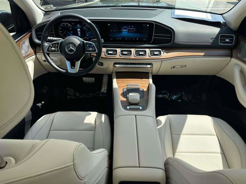 Certified 2023 Mercedes-Benz GLS 450 4MATIC image 11