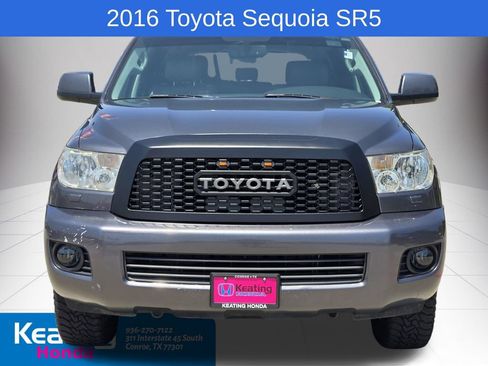 Used 2016 Toyota Sequoia SR5 w/ Premium Package RWD image 2
