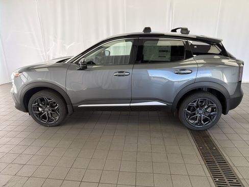 New 2026 Nissan Kicks SR image 8