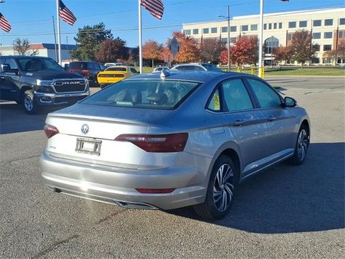 Used 2021 Volkswagen Jetta SEL Premium image 5