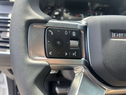 Certified 2025 Land Rover Discovery Dynamic SE AWD/4WD image 22