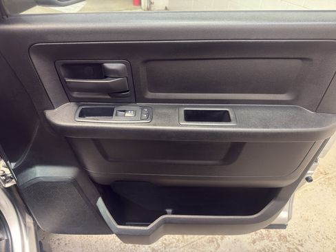 Used 2013 RAM 1500 ST w/ SXT Appearance Group AWD/4WD image 19