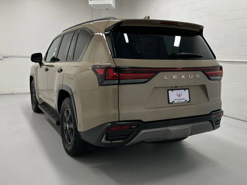 Used 2025 Lexus LX 700h Overtrail w/ Accessory Package (Z1) AWD/4WD image 8