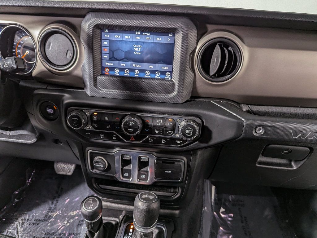 Used 2021 Jeep Wrangler Sport AWD/4WD image 32