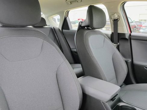 Used 2025 Kia K4 LXS image 19