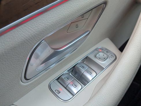 Used 2021 Mercedes-Benz GLE 350 w/ Premium Package image 28