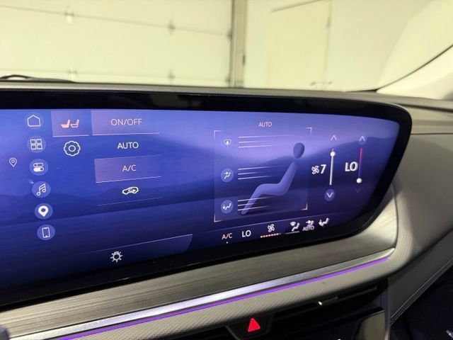 Certified 2025 Buick Envision Preferred AWD/4WD image 20