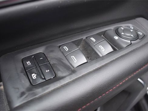 Used 2022 Chevrolet Suburban RST w/ Sport Performance Package image 23