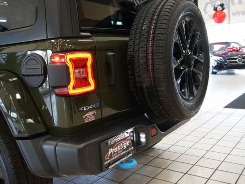 Used 2023 Jeep Wrangler Unlimited Sahara w/ Dual Top Group AWD/4WD image 15