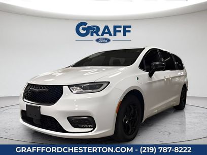 Used 2024 Chrysler Pacifica Limited