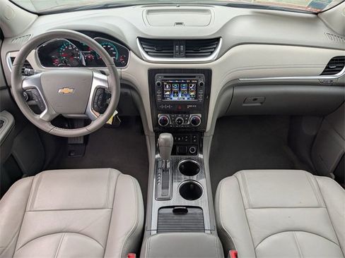 Used 2017 Chevrolet Traverse LT image 29