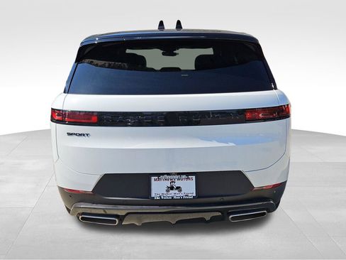 Used 2025 Land Rover Range Rover Sport SE AWD/4WD image 6