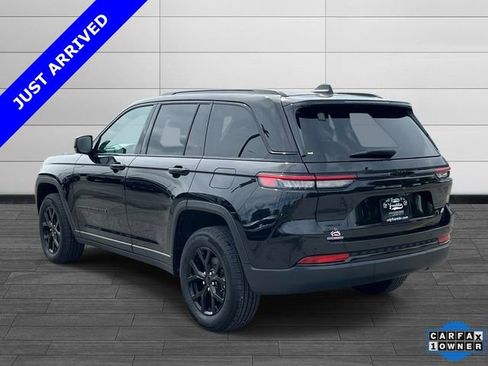 Certified 2024 Jeep Grand Cherokee Altitude AWD/4WD image 6