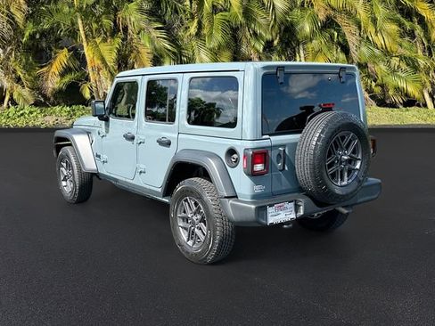 Used 2024 Jeep Wrangler Unlimited Sport AWD/4WD image 8