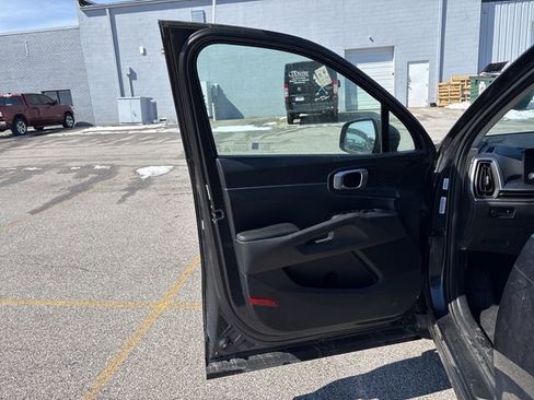 Used 2024 Kia Sorento S FWD image 28