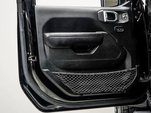 Used 2020 Jeep Gladiator Rubicon w/ Trailer Tow Package image 32