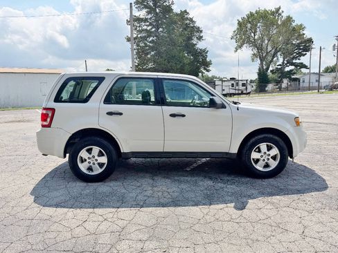 Used 2011 Ford Escape XLS w/ 101A Rapid Spec Order Code AWD/4WD image 4