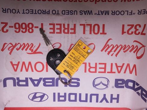 Used 2017 Nissan Versa SV FWD image 32