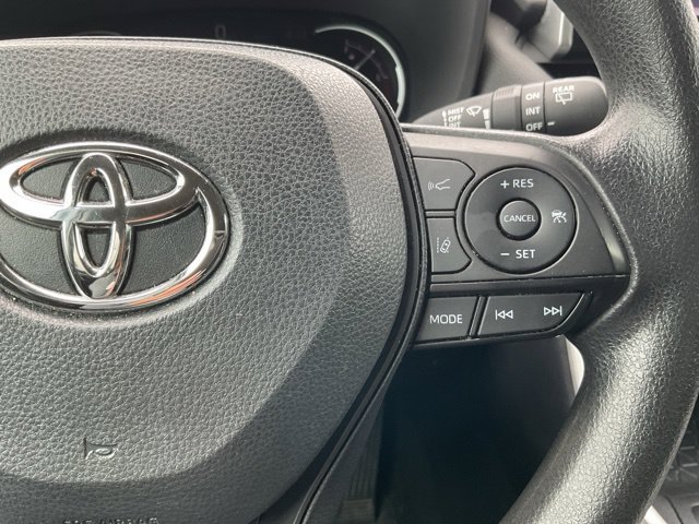Used 2024 Toyota RAV4 XLE FWD image 22