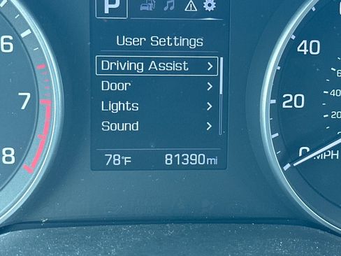 Used 2017 Hyundai Elantra Limited image 8