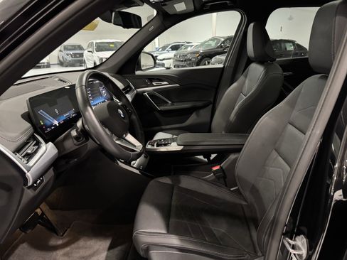 Used 2025 BMW X1 xDrive28i w/ Technology Package image 25