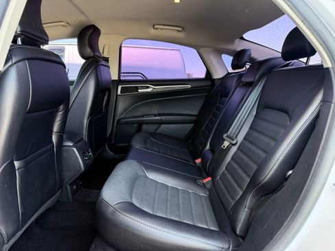 Used 2018 Ford Fusion SE w/ Equipment Group 602A FWD image 18
