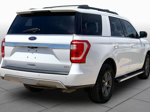 Used 2019 Ford Expedition XLT w/ Equipment Group 202A AWD/4WD image 13
