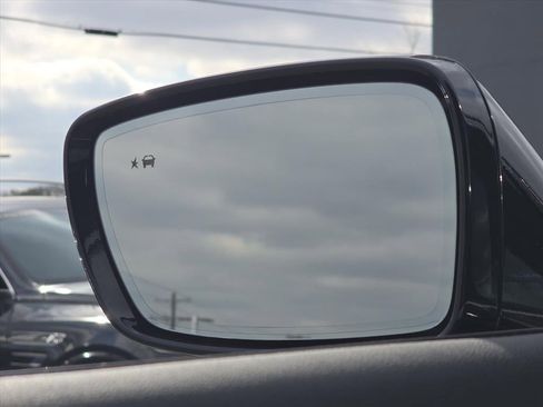 Used 2023 Buick Enclave Avenir w/ Avenir Technology Package image 22