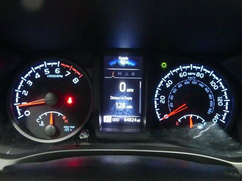 Used 2021 Toyota Tacoma SR AWD/4WD image 30