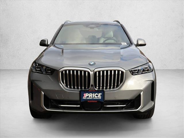 Used 2026 BMW X5 xDrive50e w/ Premium Package AWD/4WD image 3