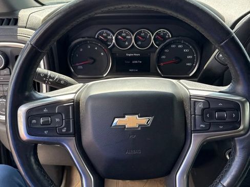 Used 2022 Chevrolet Silverado 3500 LT w/ Convenience Package AWD/4WD image 4