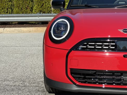 New 2026 MINI Cooper 4-Door Hardtop FWD image 40