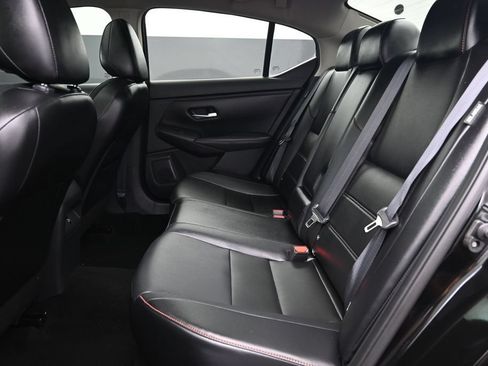 Used 2023 Nissan Sentra SR w/ SR Premium Package FWD image 12